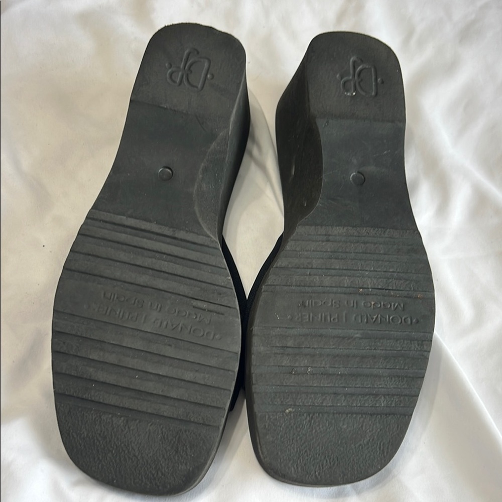 Donald J. Pliner Black Mules Sleek and Stylish - Picture 3 of 3